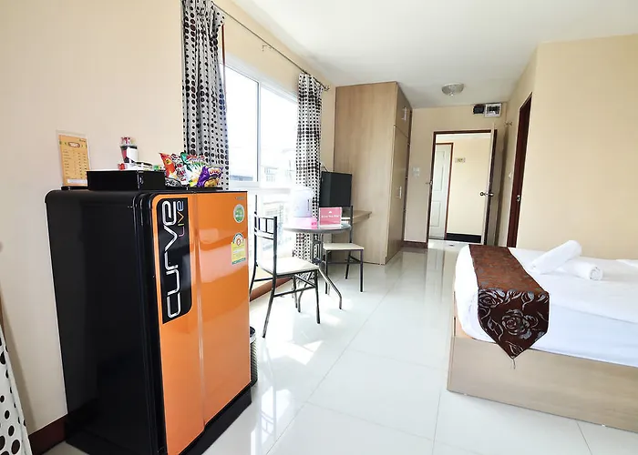 Zen Inthamara Soi 49 Hotel