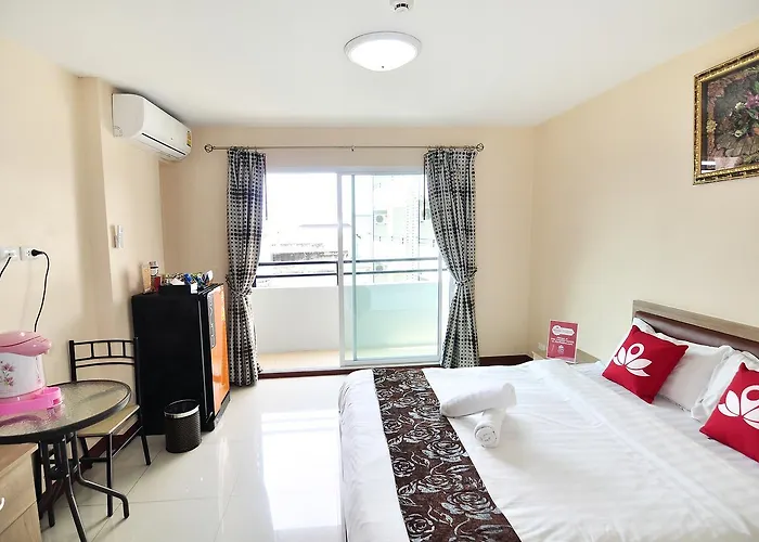 Hotel Zen Inthamara Soi 49 Bangkok