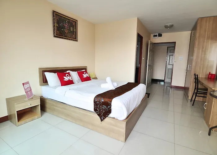 Hotel Zen Inthamara Soi 49