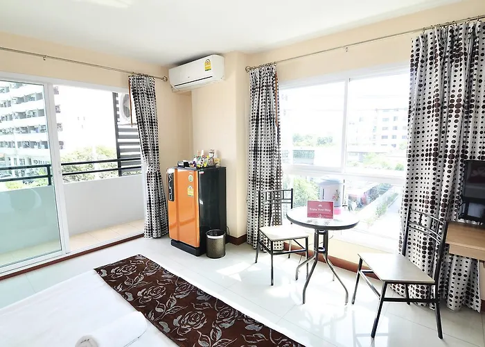 Hotel Zen Inthamara Soi 49